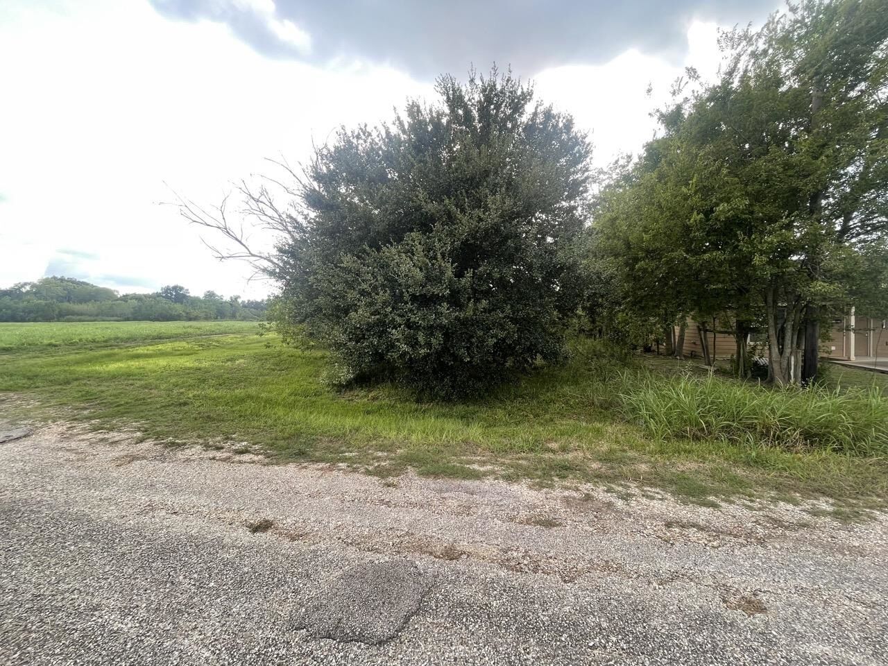 Property Photo: 63 Oakland St. TX 77701
