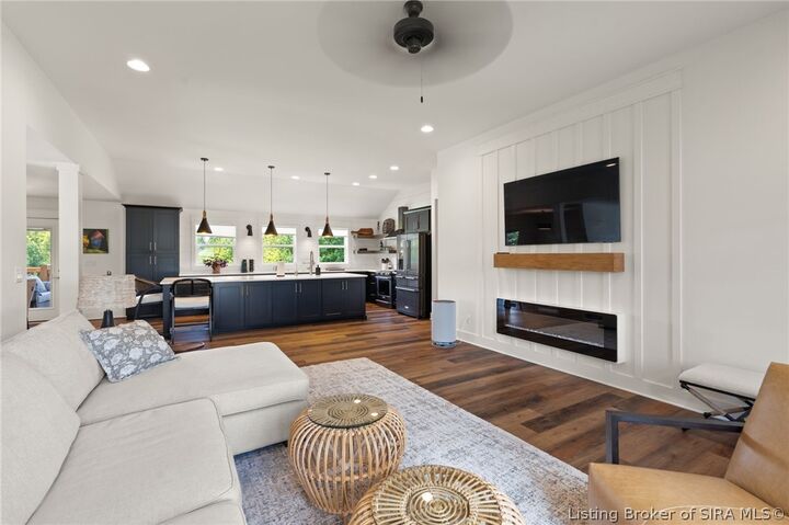 Property Photo: 6009 Heaven Hill IN 47111