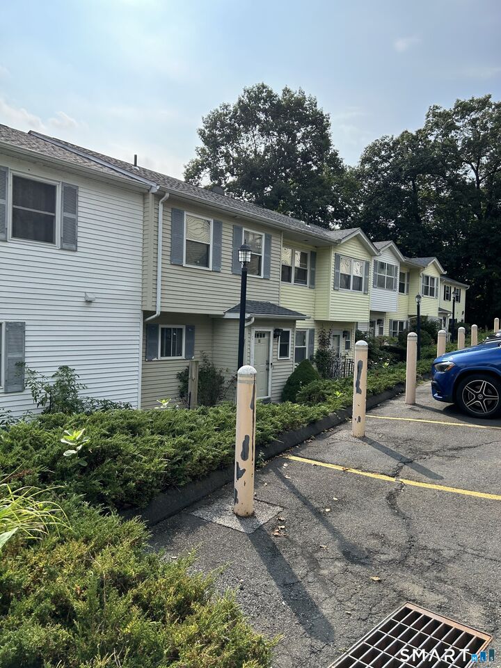 Property Photo:  25 Padanaram Road 91  CT 06811 