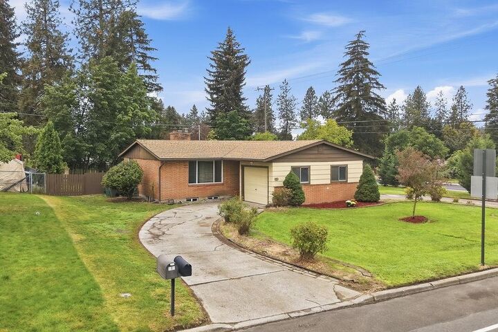 Property Photo: 621 W Greta Ave WA 99208