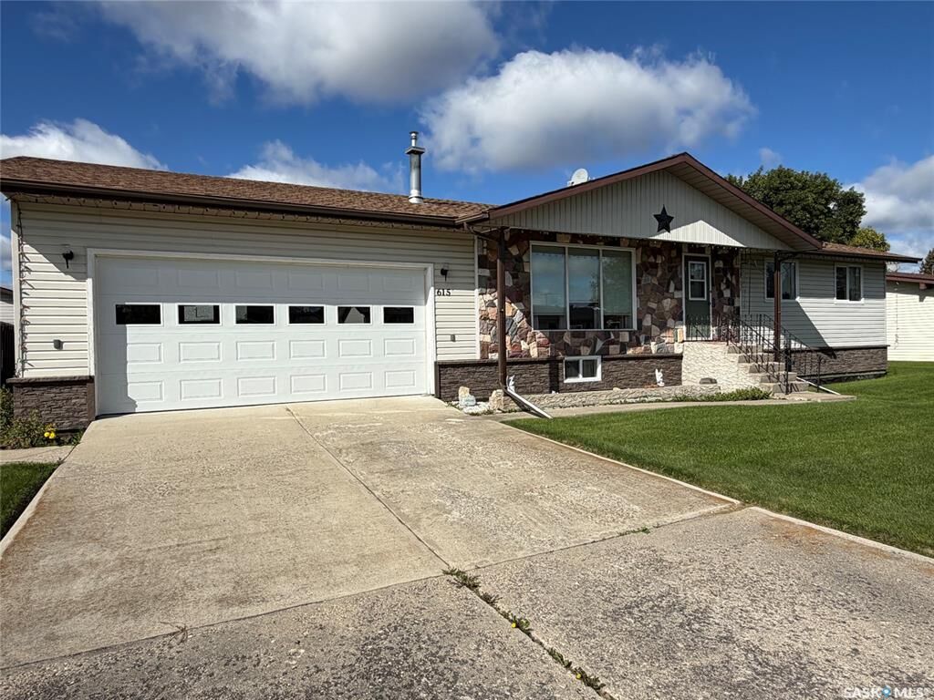 Property Photo:  615 Main Street  SK S0E 0Y0 