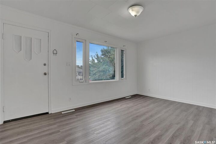 Property Photo:  2046 Fleury Street  SK S4N 2L9 
