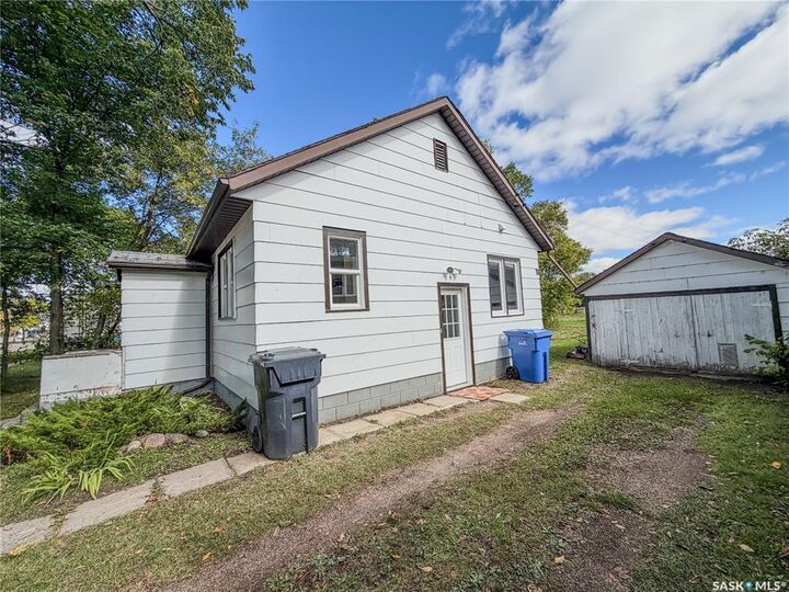 Property Photo:  31 Laurier Avenue  SK S3N 1T7 