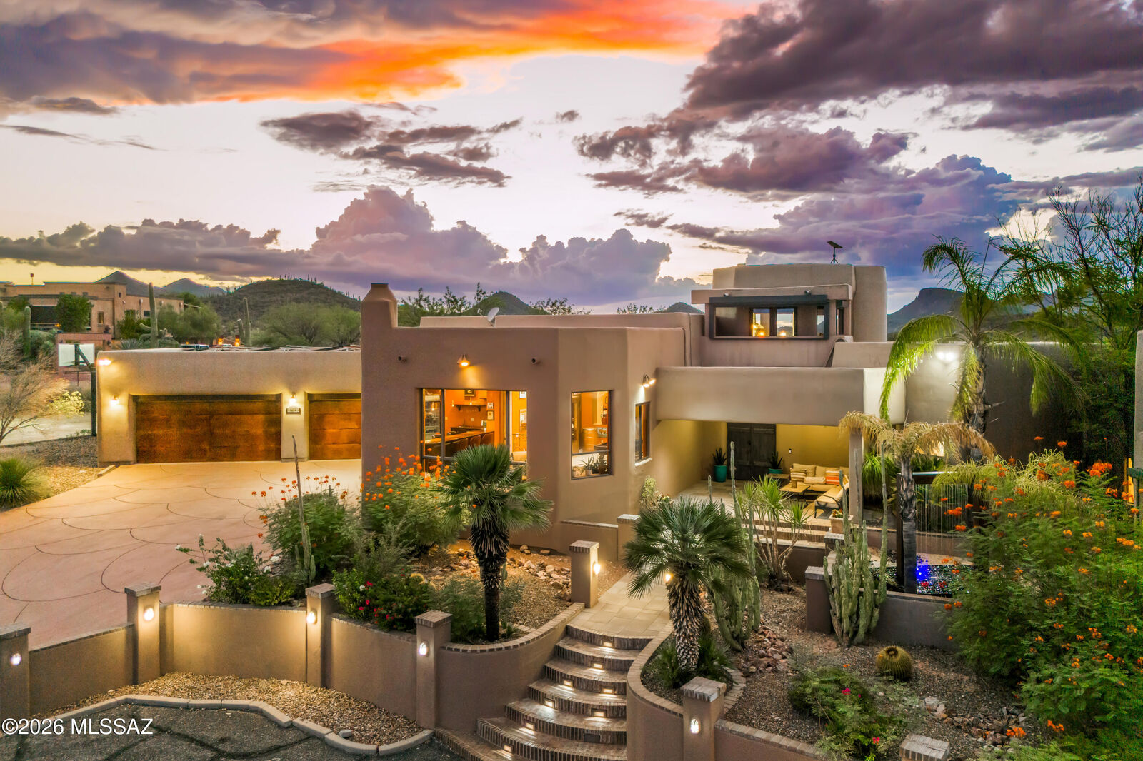 Property Photo: 5579 N Park Ridge Place AZ 85743