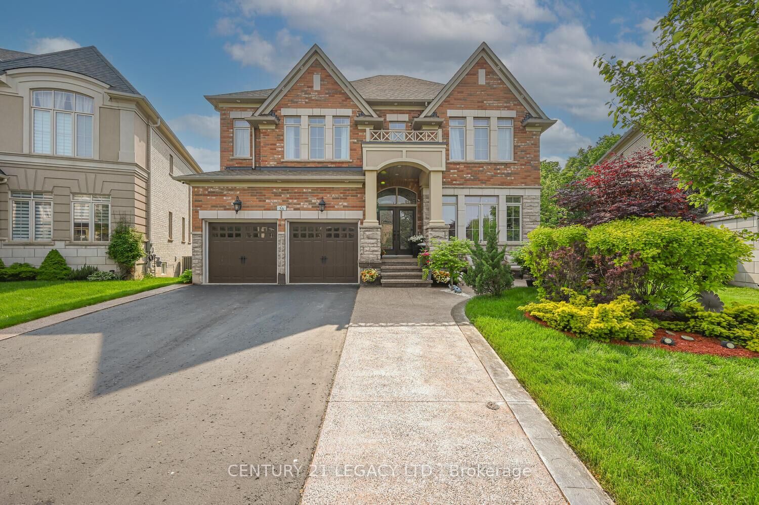 Property Photo:  34 Cannington Crescent  ON L6X 2Y5 