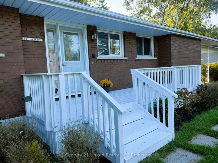 Photo de la propriété:  44 Hamilton Avenue  ON K9A 1W1 