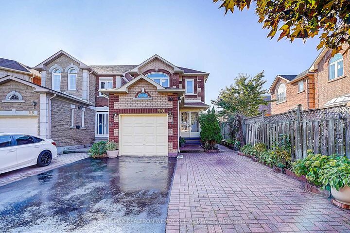 Property Photo:  90 Amarillo Avenue  ON L3R 0V3 