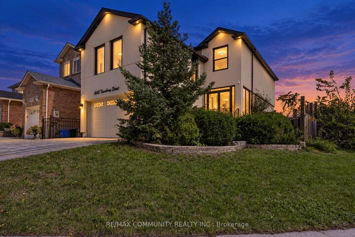 Property Photo:  1640 Tawnberry Street Main  ON L1X 2C2 