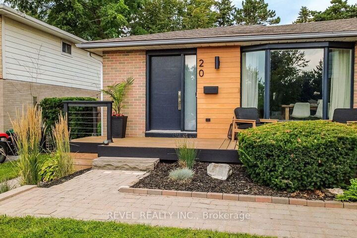 Property Photo:  20 Cynthia Court  ON L4M 2X4 