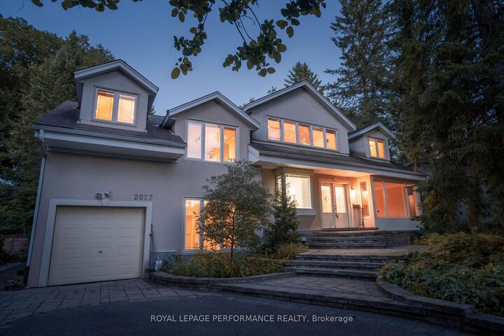 Property Photo:  2077 Palmer Avenue  ON K1H 5Z3 