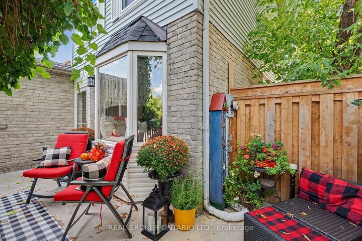 Property Photo:  3260 Woodcroft Crescent  ON L7M 3K9 