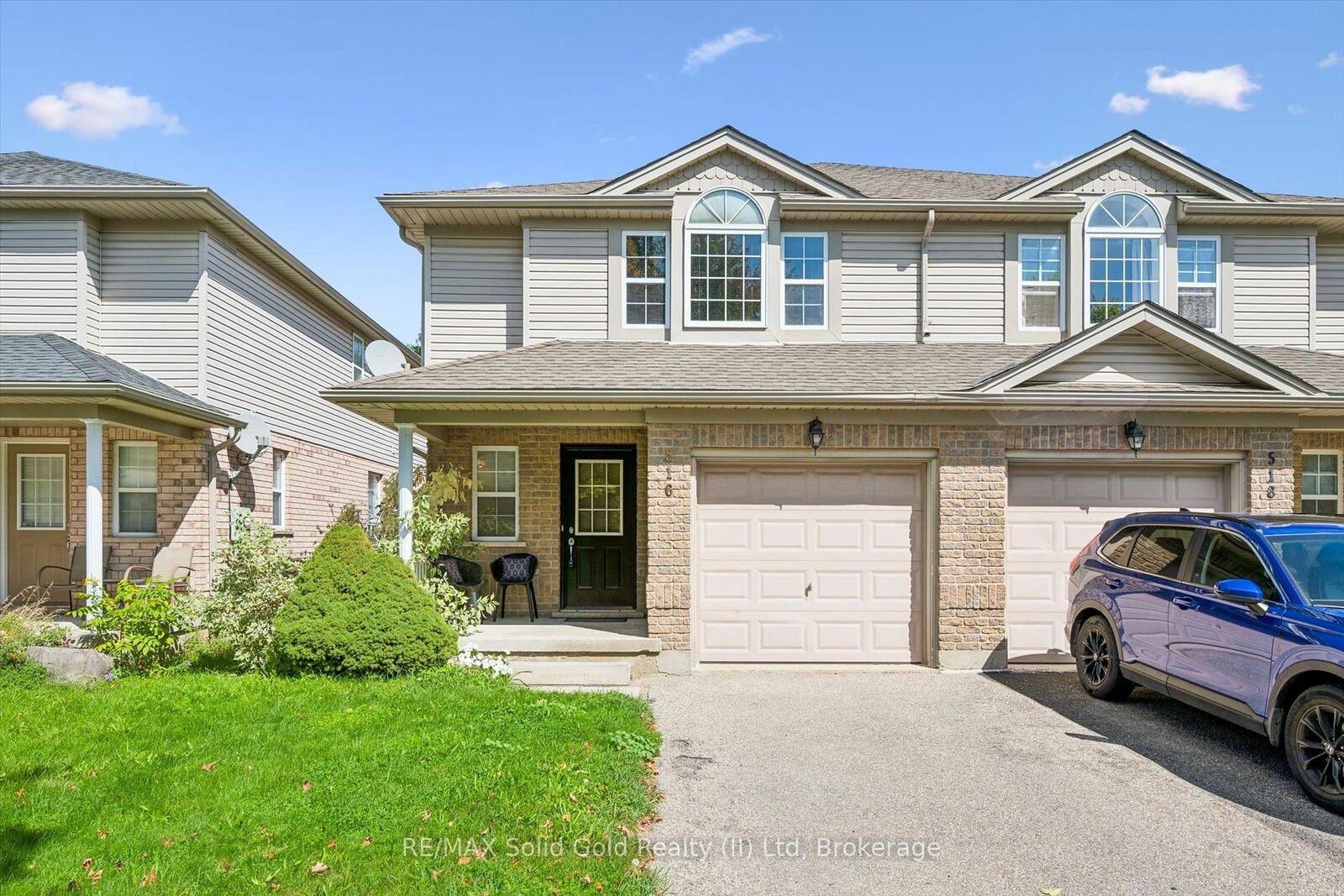 Property Photo:  516 Dansbury Drive  ON N2K 4K8 