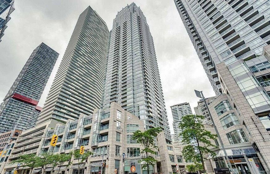 Property Photo:  2191 Yonge Street 2601  ON M4S 3H8 