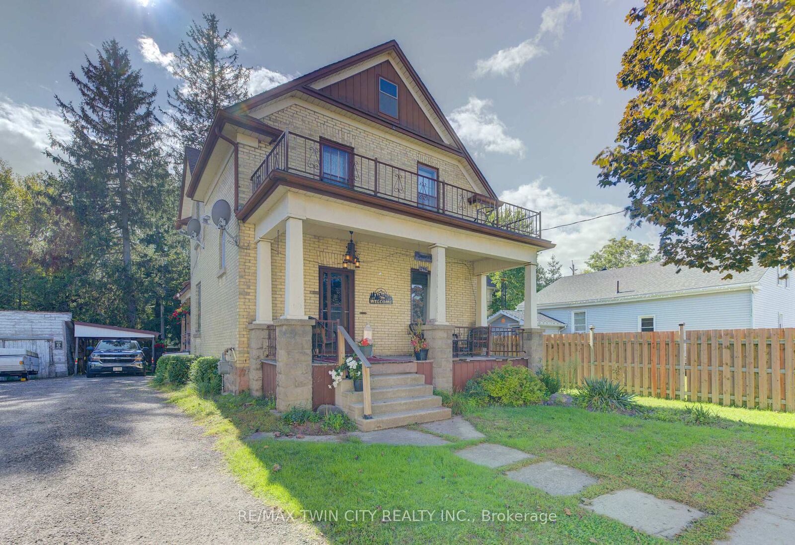 Property Photo:  246 Jacob Street  ON N3A 1B9 