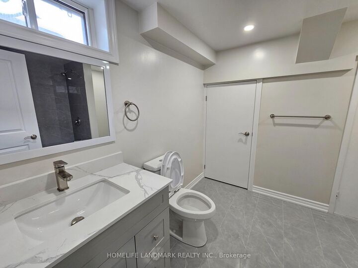 Property Photo:  499 Tennyson Court Lower  ON L1H 3K8 