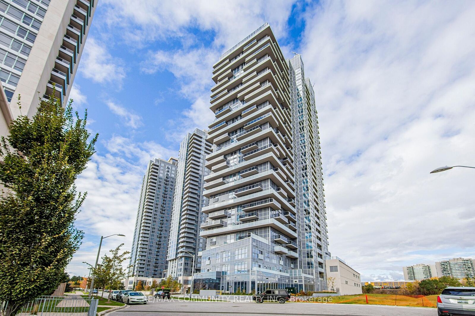 Property Photo:  225 Village Green Square 1102  ON M1S 0N4 
