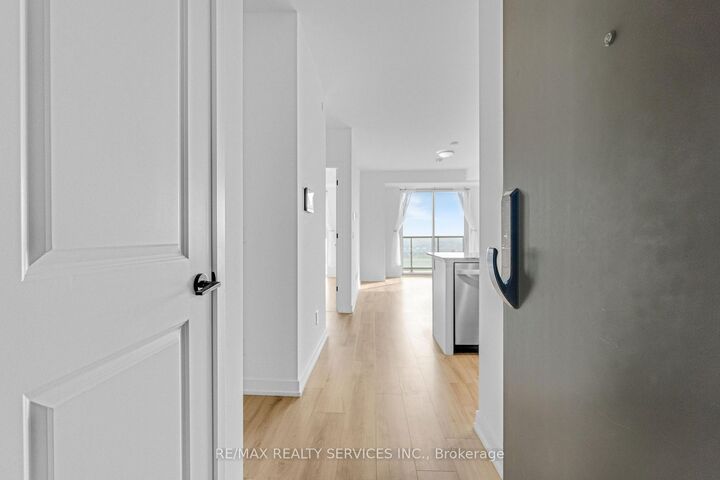 Property Photo:  345 Wheat Boom Drive 1206  ON L6H 7X4 