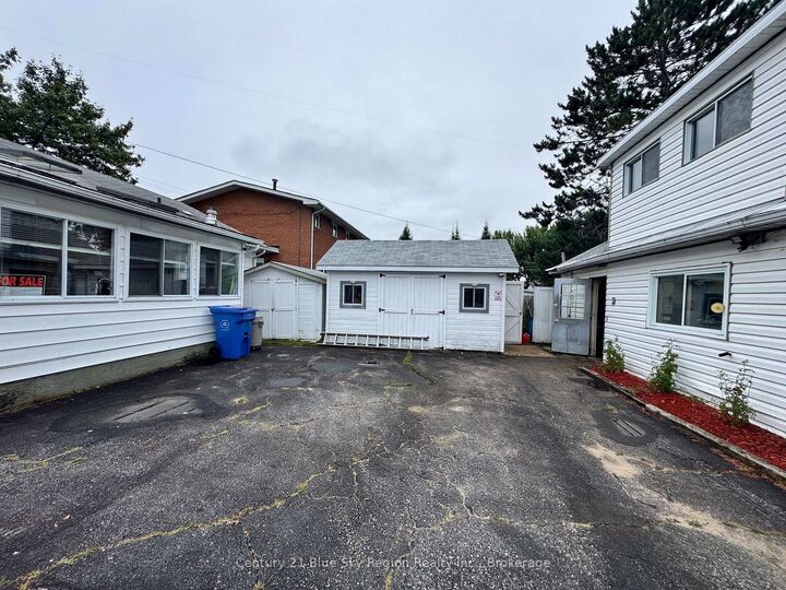 Property Photo:  142 Lee Avenue  ON P1A 2K2 
