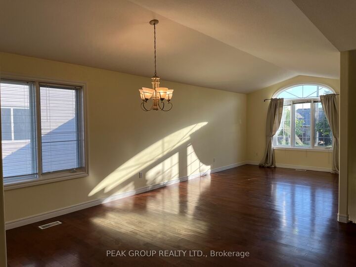 Property Photo:  4418 Connell Avenue  ON L2H 3H4 
