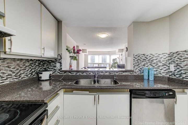 Property Photo:  335 Webb Drive 1601  ON L5B 4A1 