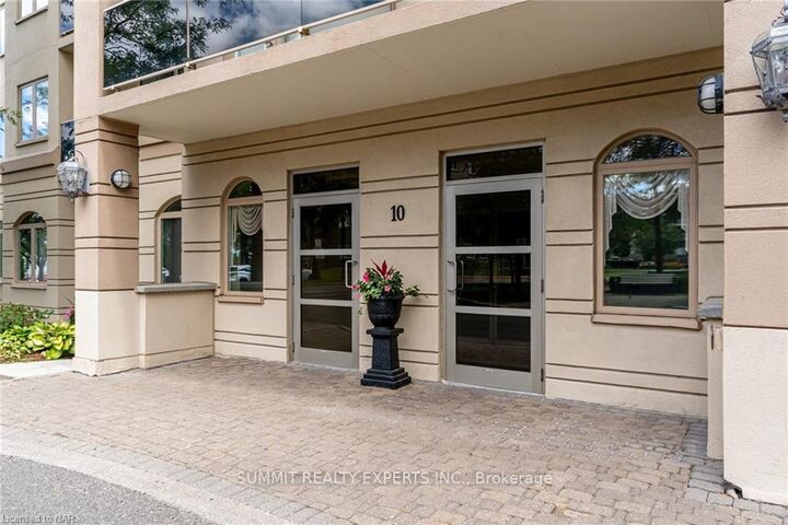 Property Photo:  10 Dayspring Circle 408  ON L6P 1B9 