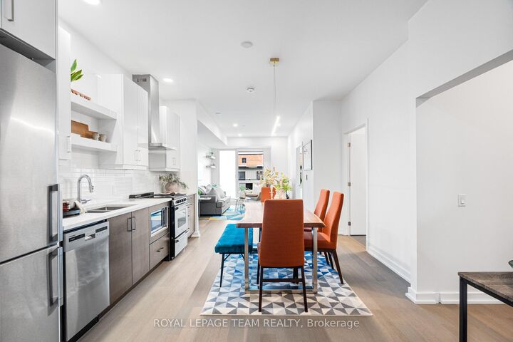 Property Photo: 320 Miwate Private 204 ON K1R 0E1