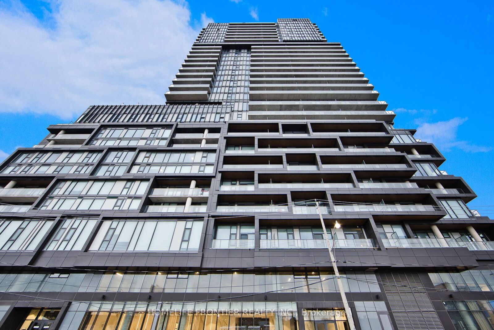 Property Photo: 1285 Dupont Street 2803 ON M6H 0E3
