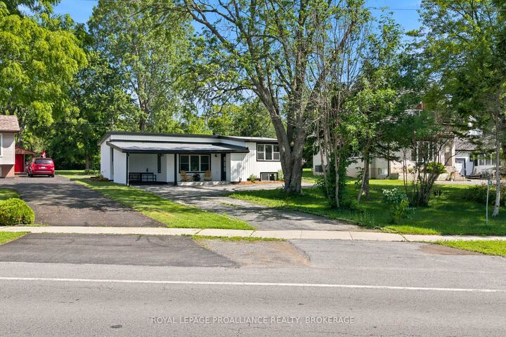 Property Photo:  104 Main Street  ON K0H 1G0 