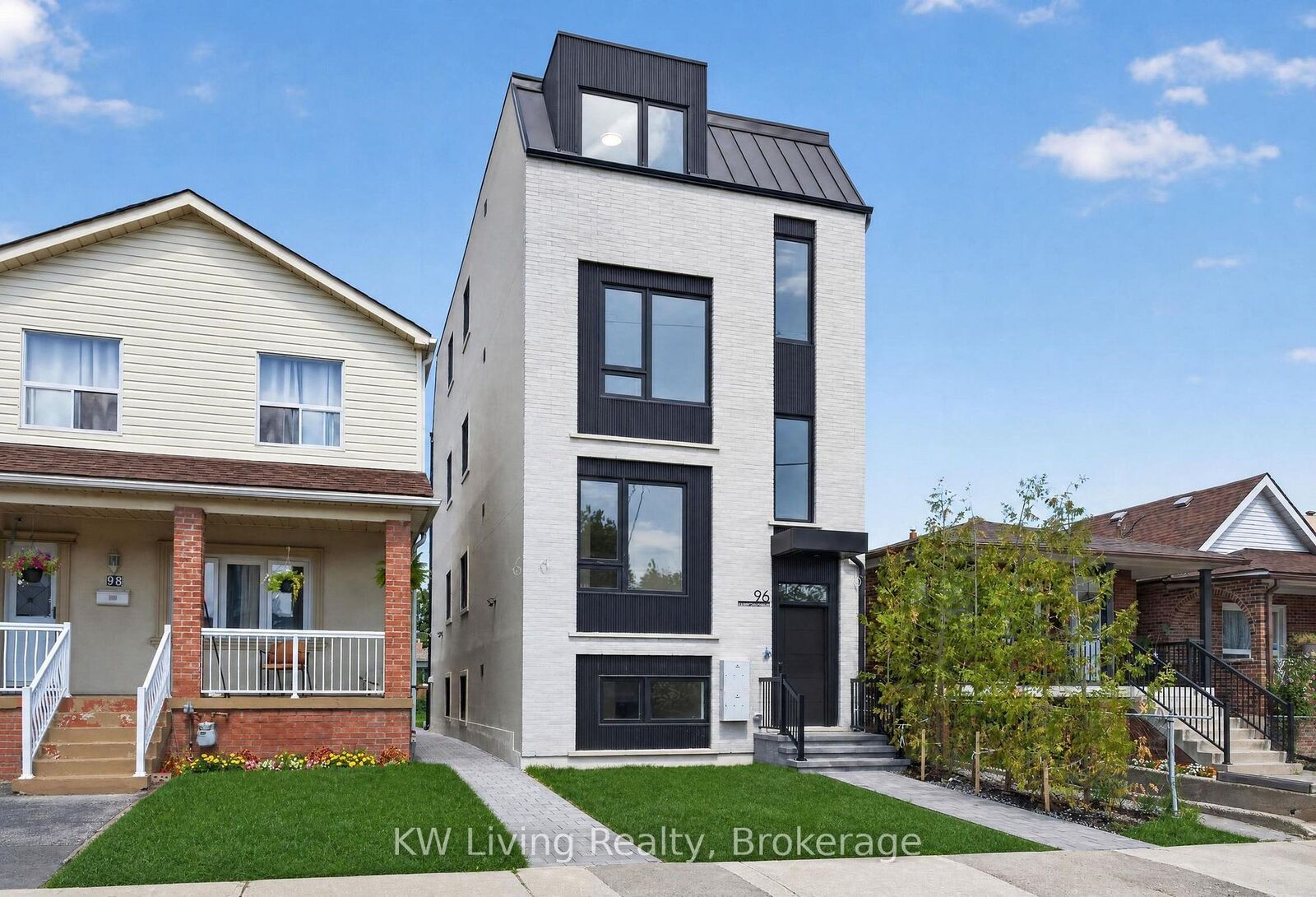 Property Photo:  96 Belgravia Avenue  ON M6E 2M5 