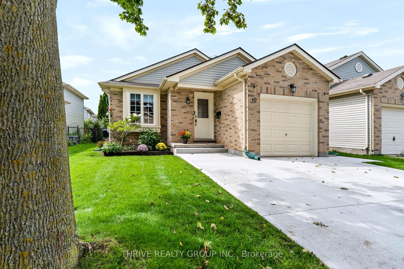 Property Photo:  325 Lighthouse Road 49  ON N6M 1H8 