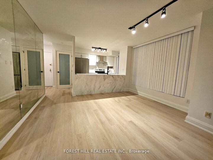 Property Photo:  24 Wellesley Street W 2105  ON M4Y 2X6 
