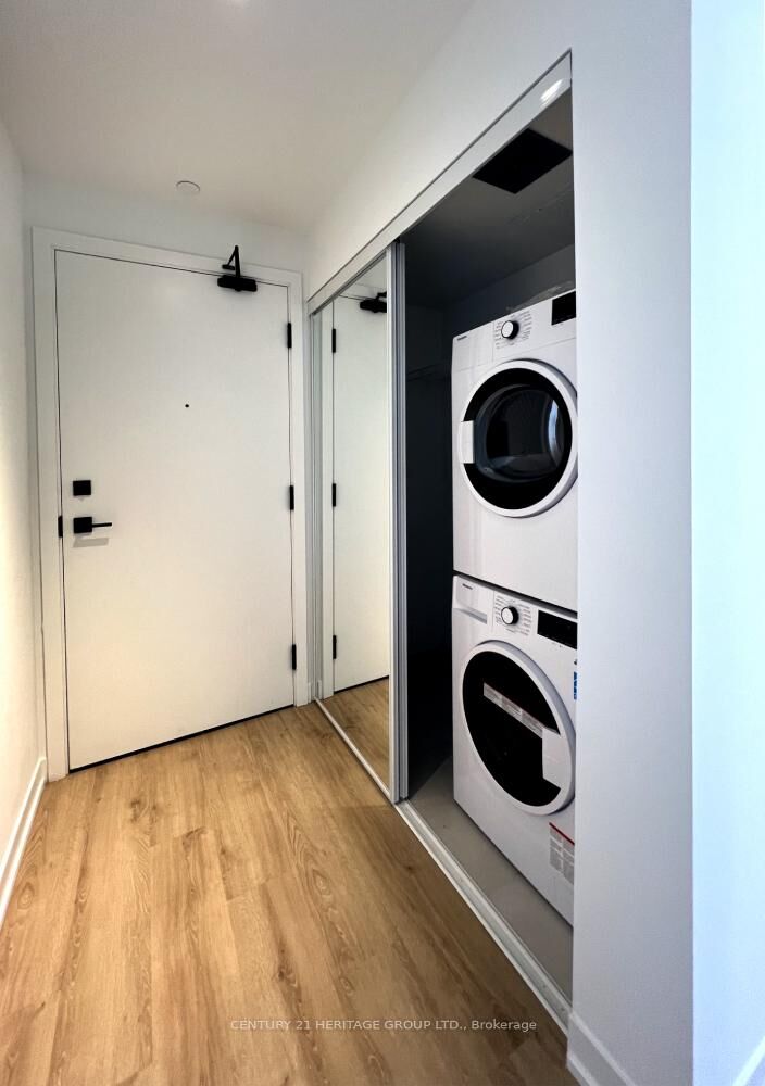 Property Photo:  319 Jarvis Street E Lph 15  ON M5B 0C8 
