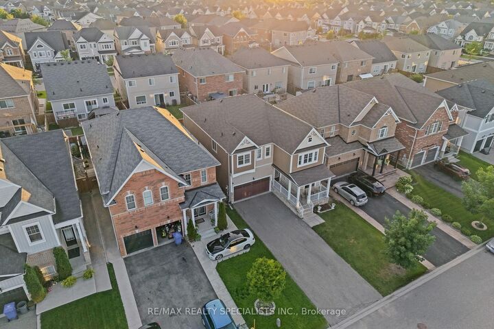 Property Photo:  666 Hammond Street  ON L9V 3S2 