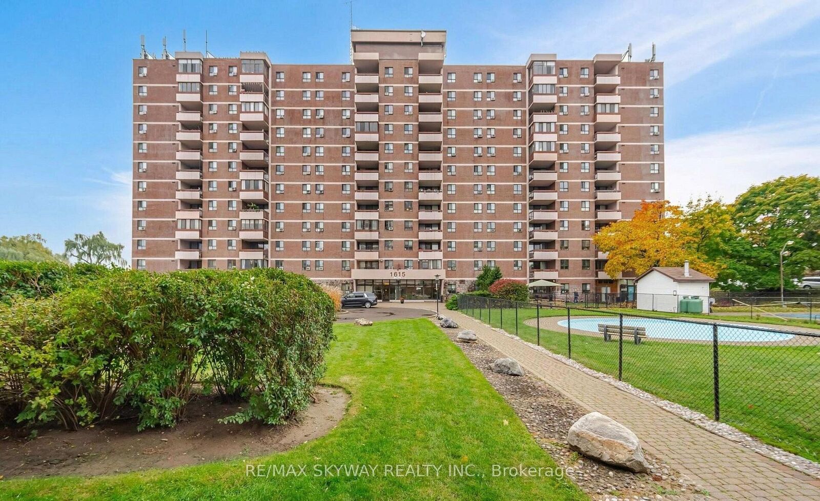 Property Photo:  1615 Bloor Street 1203  ON L4X 1S2 