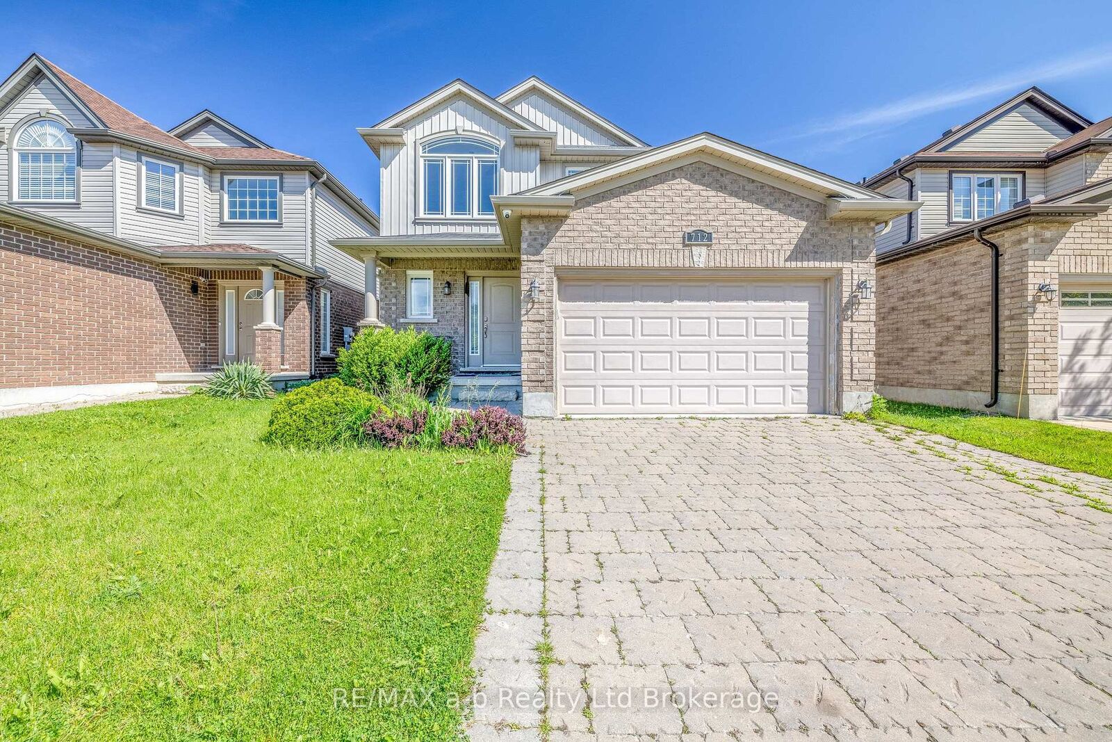 Property Photo:  712 Blackacres Boulevard  ON N6G 0J1 