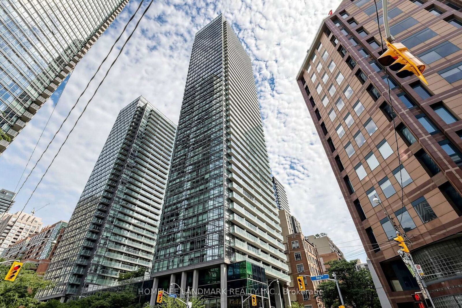 Property Photo:  38 Grenville Street 1508  ON M4Y 1A5 