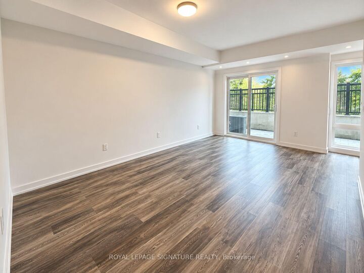 Property Photo:  3 Bancroft Lane 216  ON L4E 1M1 