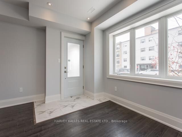 Property Photo:  987 Avenue Road Main  ON M5P 2K9 