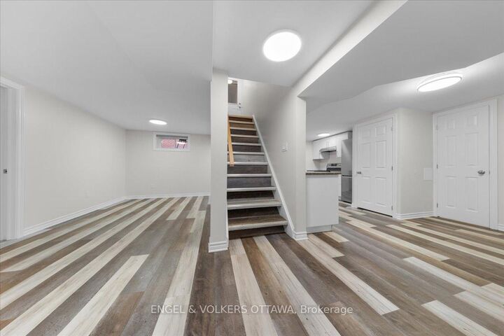 Property Photo:  616 Browning Avenue B  ON K1G 0T9 