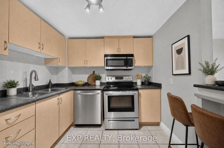 Property Photo:  6720 Glen Erin Drive 404  ON L5N 3K8 