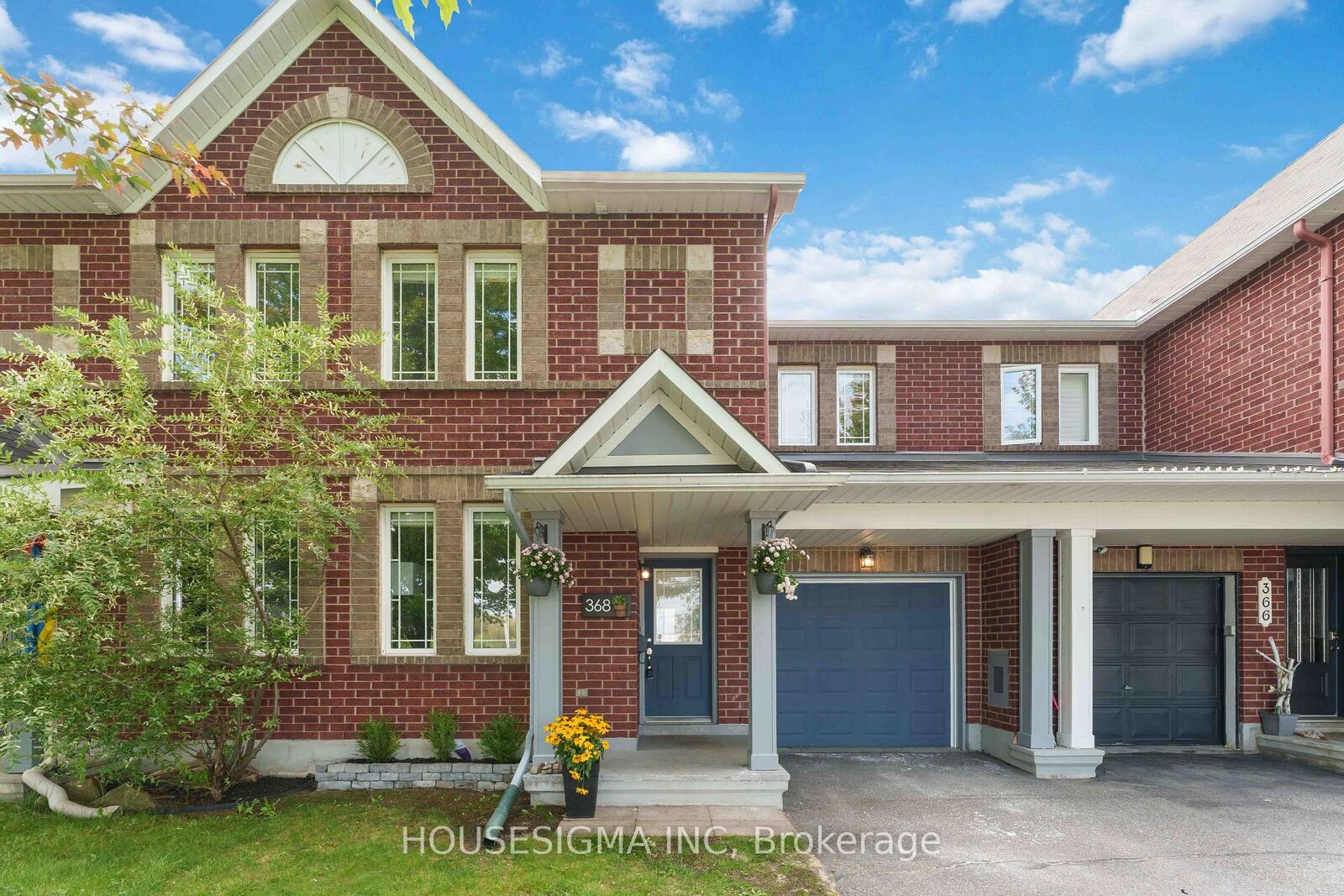 Property Photo:  368 Breckenridge Crescent  ON K2W 1J2 