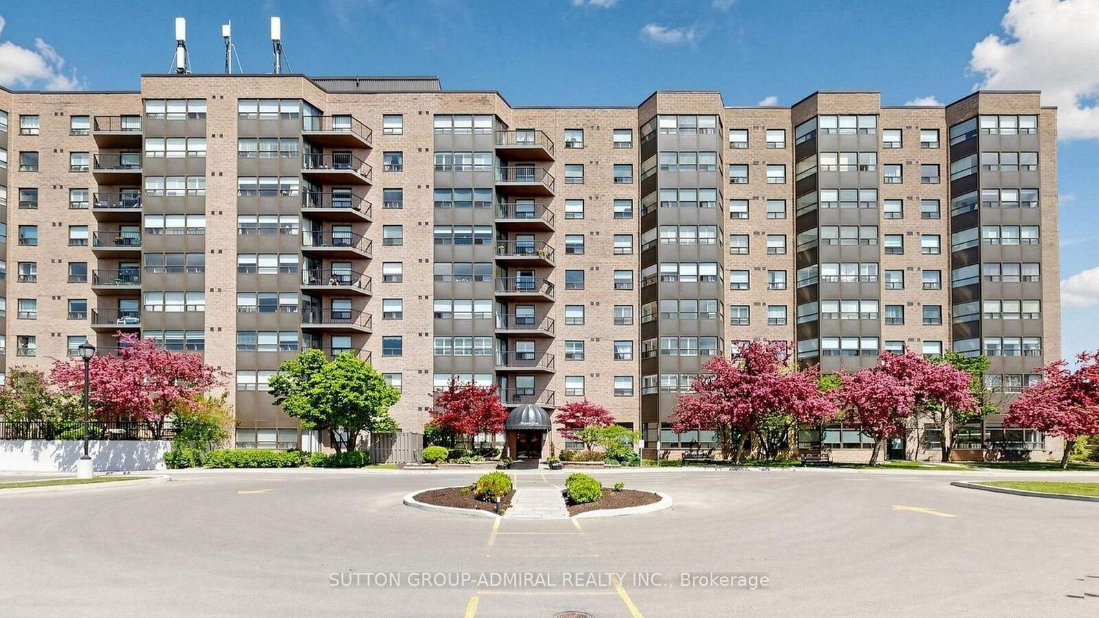 Property Photo:  2 Raymerville Drive 818  ON L3P 7N7 