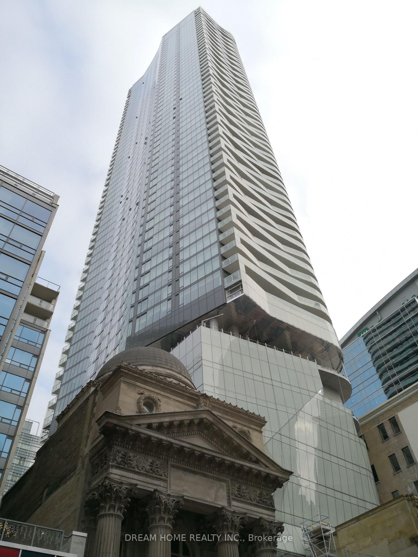 Property Photo:  197 Yonge Street 1301  ON M5B 0C1 