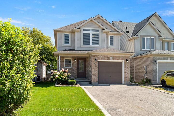 Property Photo: 58 Chateau Crescent ON N3H 5S2