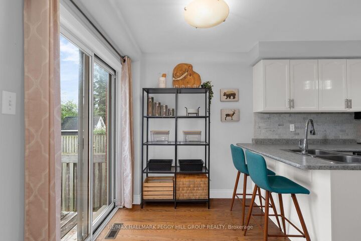 Property Photo:  104 Leslie Avenue  ON L4N 9P4 