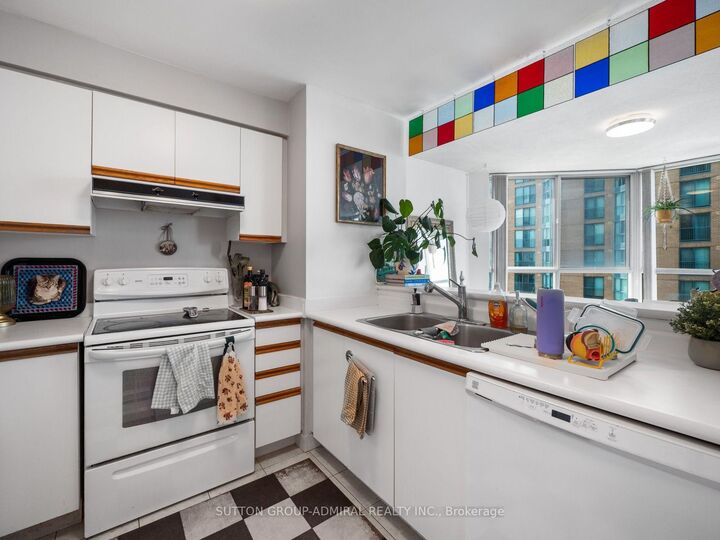 Property Photo:  150 Dunlop Street E 902  ON L4M 6H1 
