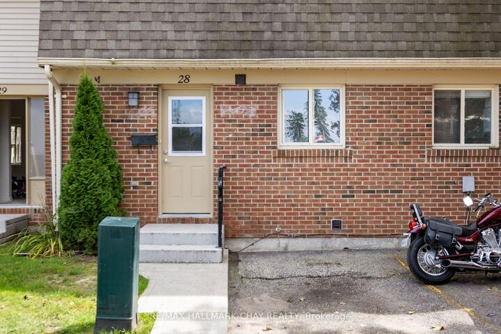 Property Photo:  177 Bayview Drive 28  ON L4N 4Y6 