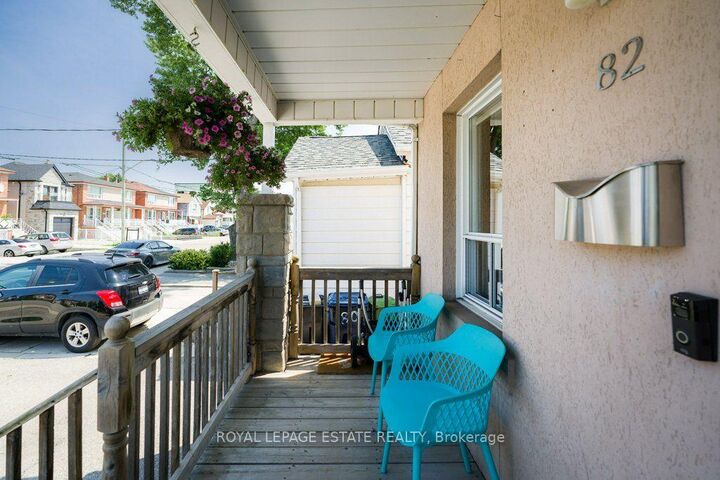 Property Photo:  82 August Avenue  ON M1L 3N2 