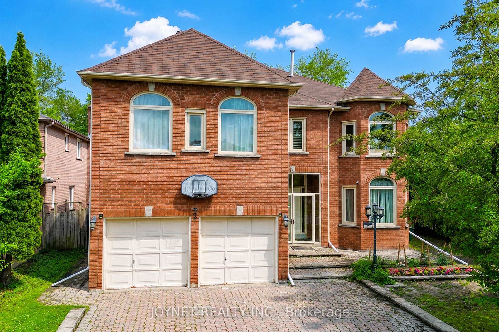 Property Photo:  2 Woodriver Street  ON L4S 1B2 