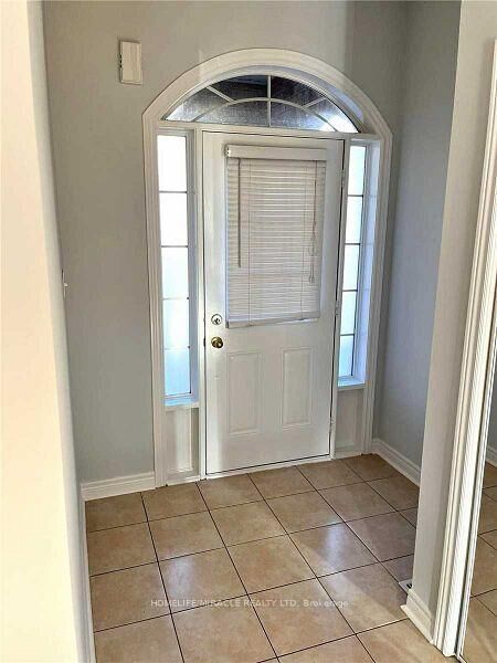 Property Photo:  4663 Centretown Way Upper  ON L5R 0E1 